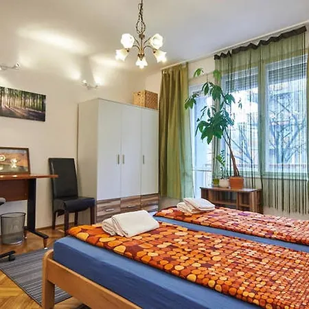 Korosy10 Allee * Budapest